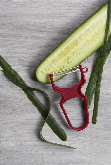 Victorinox 6.7111.35 Swiss Classic Soyma Bıçağı + Soyacak 3lü Set, Kırmızı