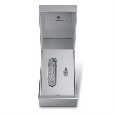Victorinox 0.6221.34 SD Brillant Classic Damast Çakı
