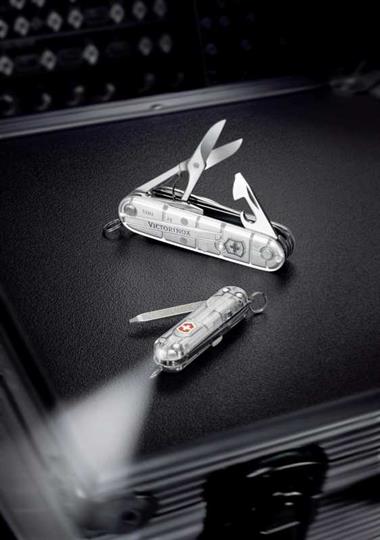 Victorinox 1.3713.T7 Huntsman Çakı