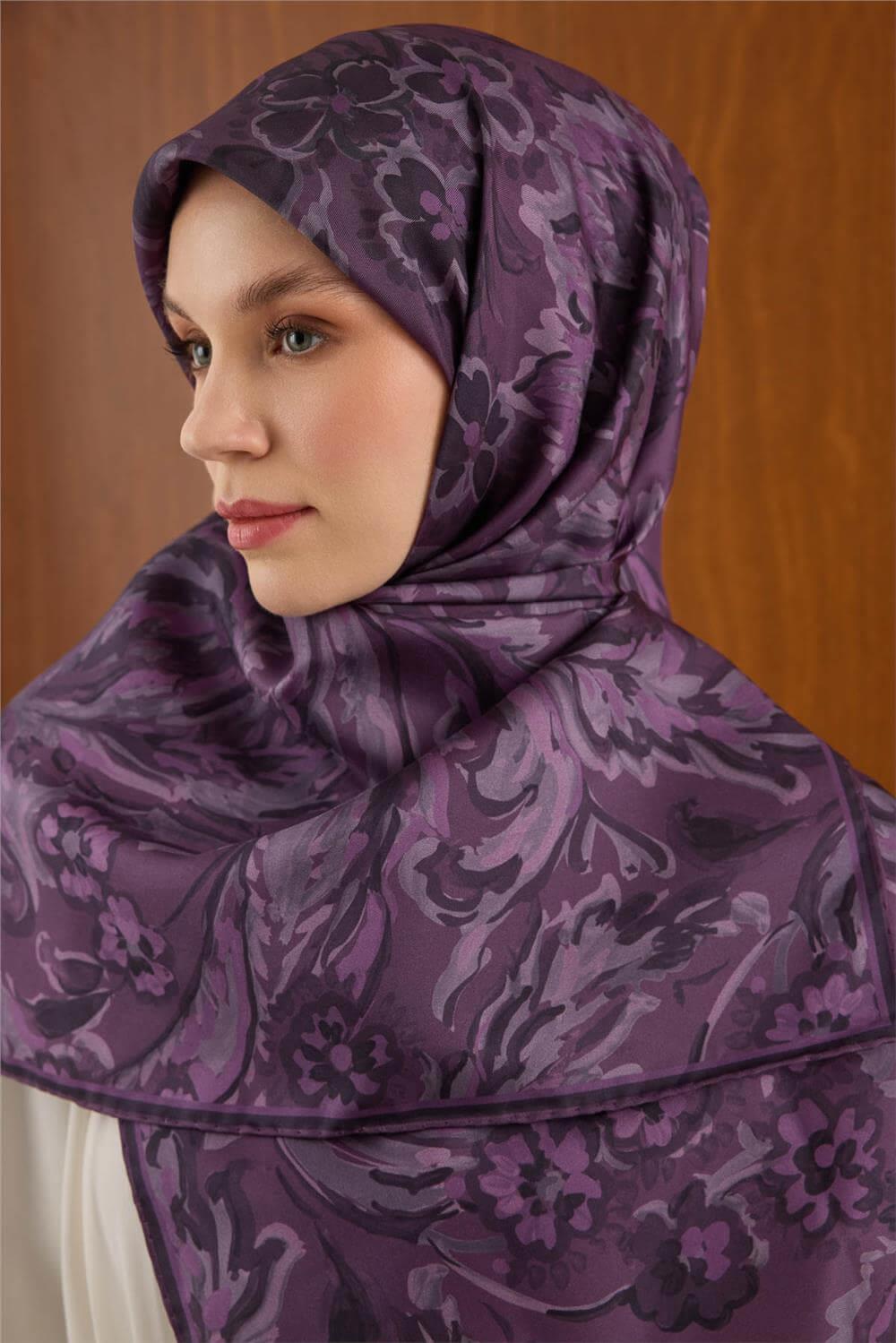 Twill İpek Büyük Boy Eşarp Mürdüm Vintage Çiçek Desenli Tok Duruşlu 110x110
