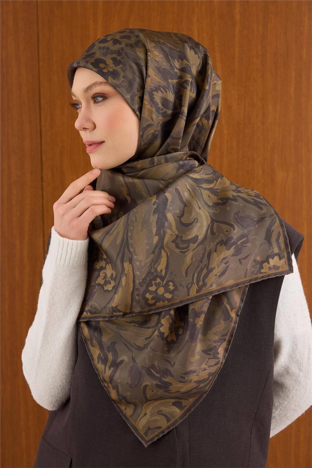 Twill İpek Büyük Boy Eşarp Olive Vintage Çiçek Desenli Tok Duruşlu 110x110