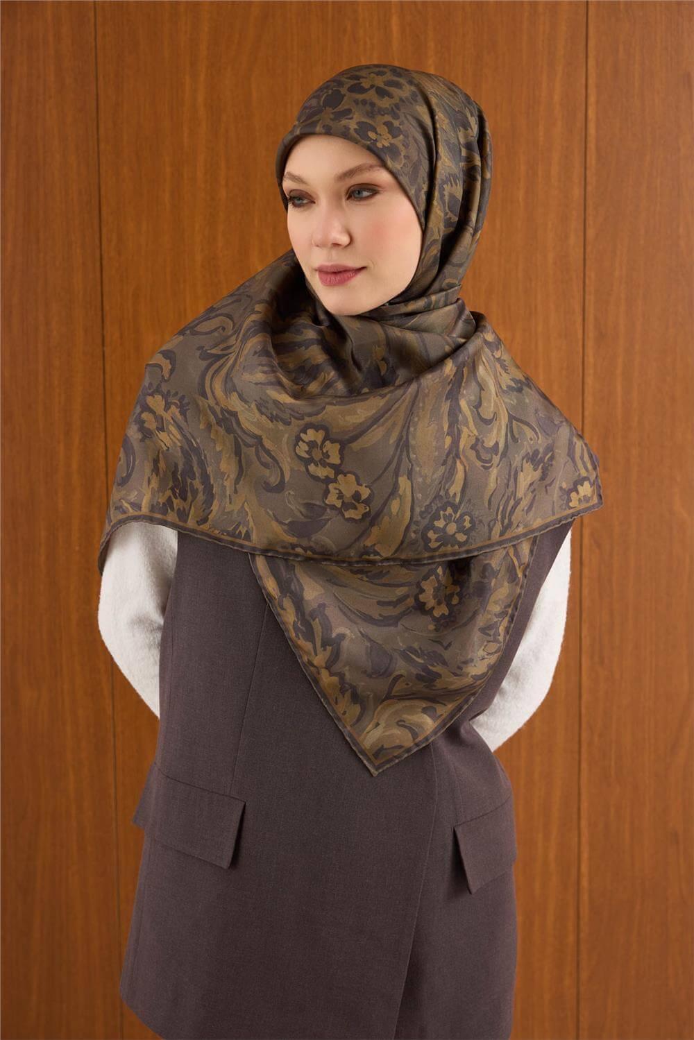 Twill İpek Büyük Boy Eşarp Olive Vintage Çiçek Desenli Tok Duruşlu 110x110