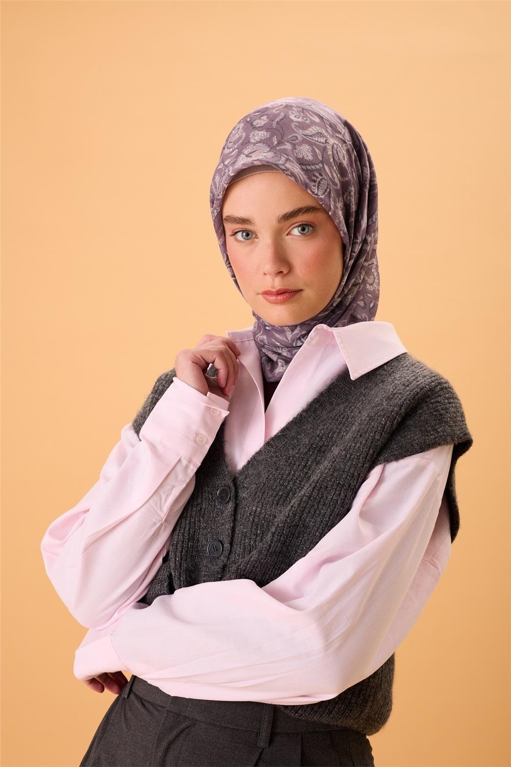 İnce Pamuk Soft Eşarp Eflatun-Lila Desenli Tok Duruşlu 90X90