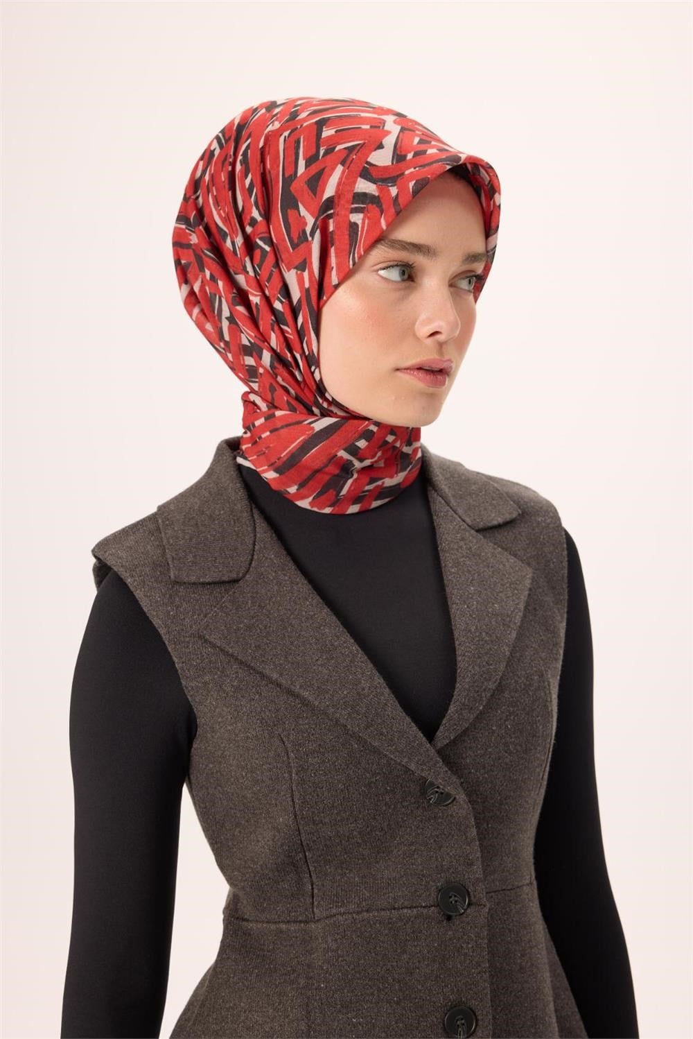 İnce Pamuk Soft Eşarp Krem Kırmızı Siyah Desenli Nefes Alan 90X90