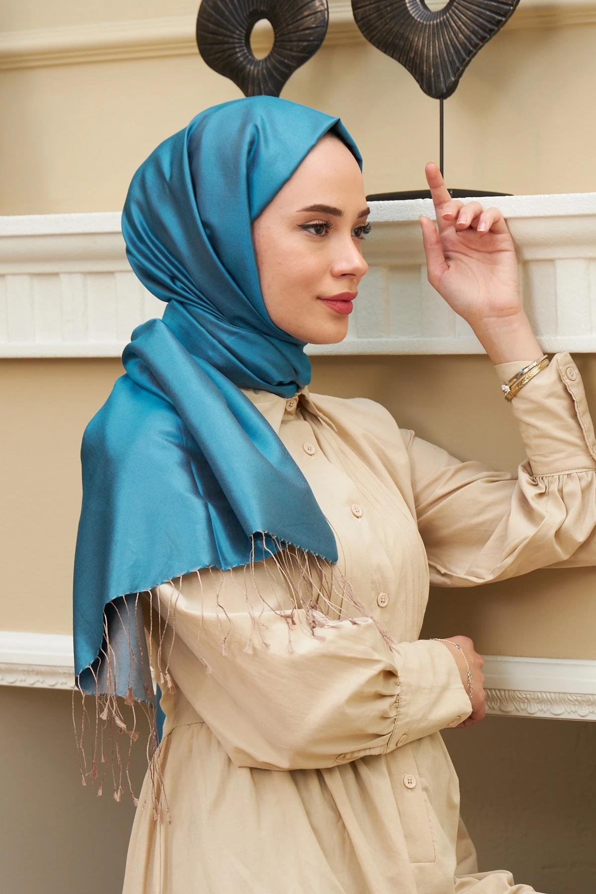 Mavi Vizon Düz Çift Taraflı İpek Şal Modeli