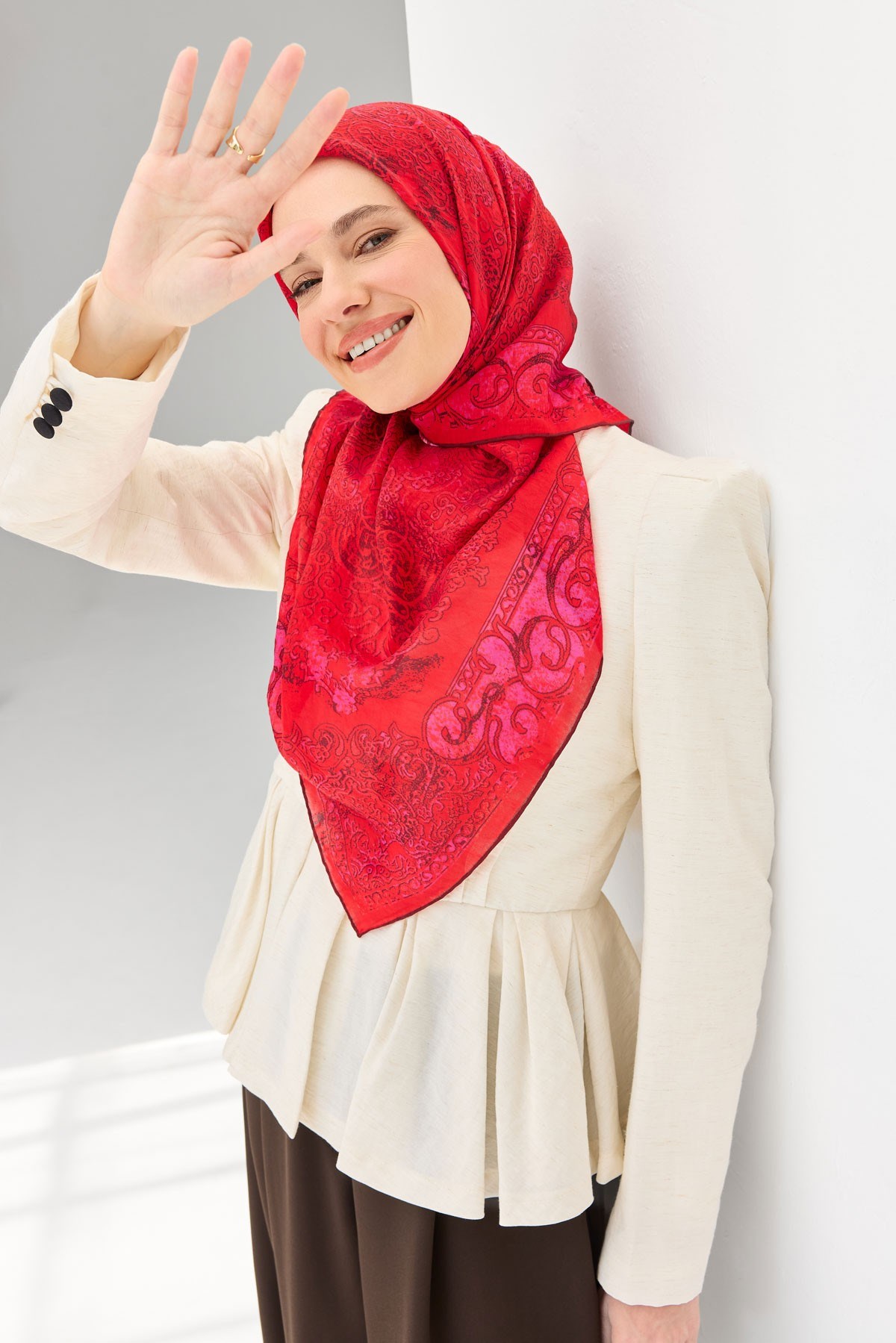 Monare Eşarp Etnik Motif Bayrak Kırmızı 90x90