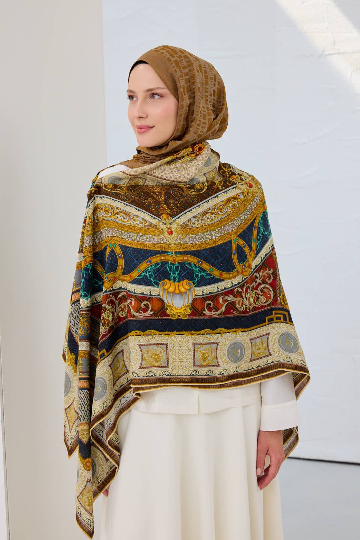 Omuz Şalı Baroque Krem