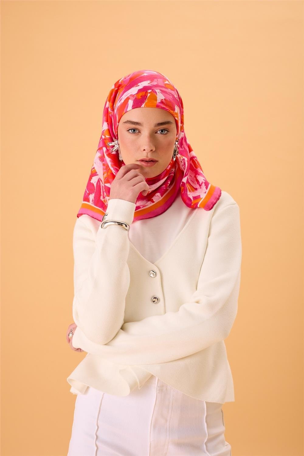 Organik Pamuk İpek Eşarp Pembe-Fuşya-Turuncu Desenli Kaymaz Tok Duruşlu 90X90