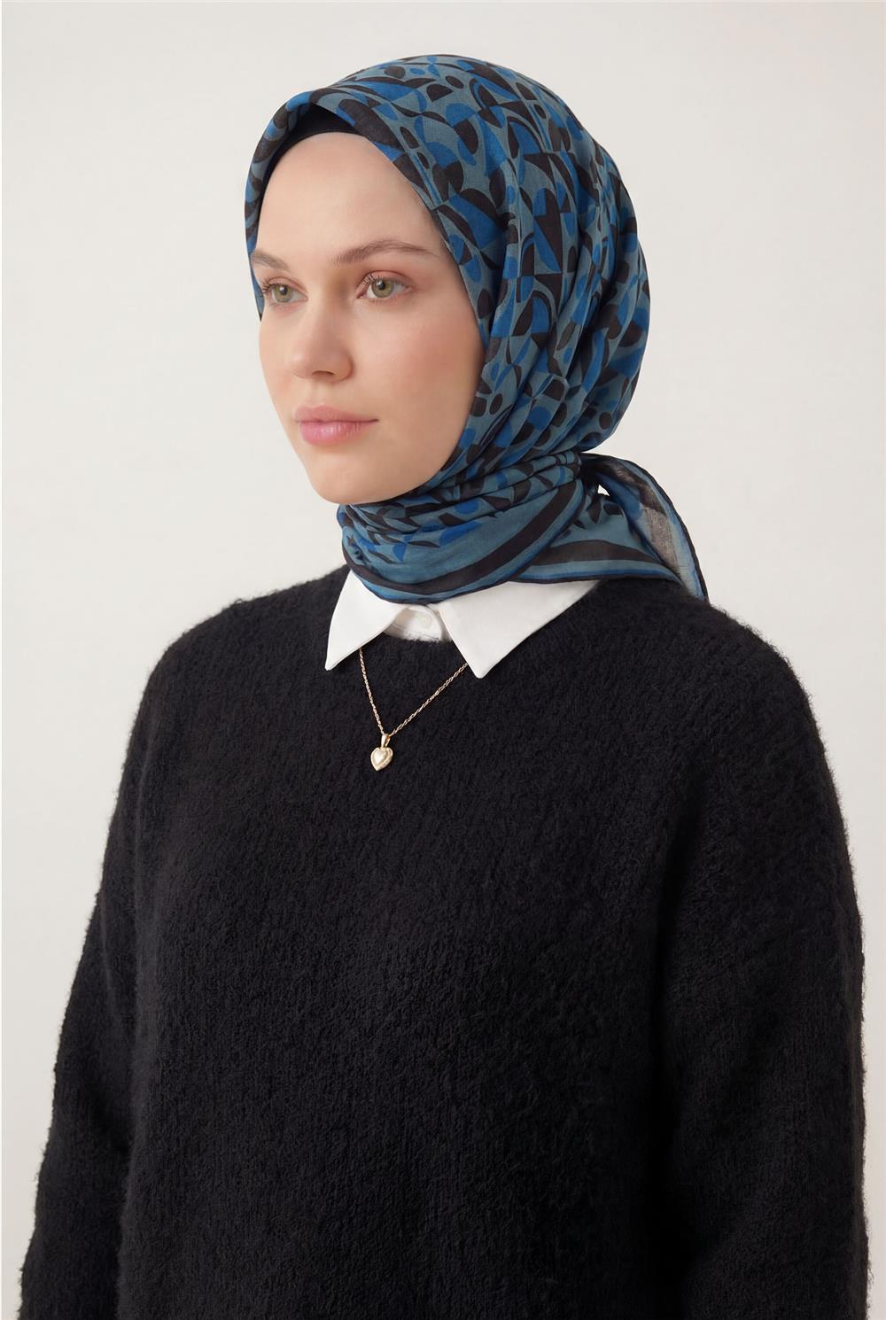 Pamuk Karışımlı Eşarp Bebe Mavi Retro Geometrik Desenli Soft Dokulu Kaymaz 90x90