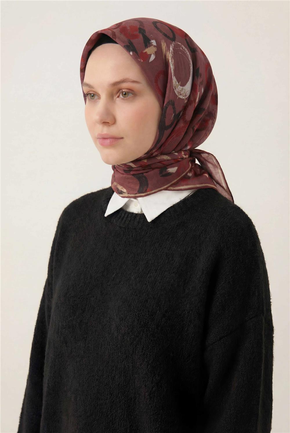 Pamuk Karışımlı Eşarp Kiremit Rengi Soyut Geometrik Desenli Soft Dokulu Kaymaz 90x90