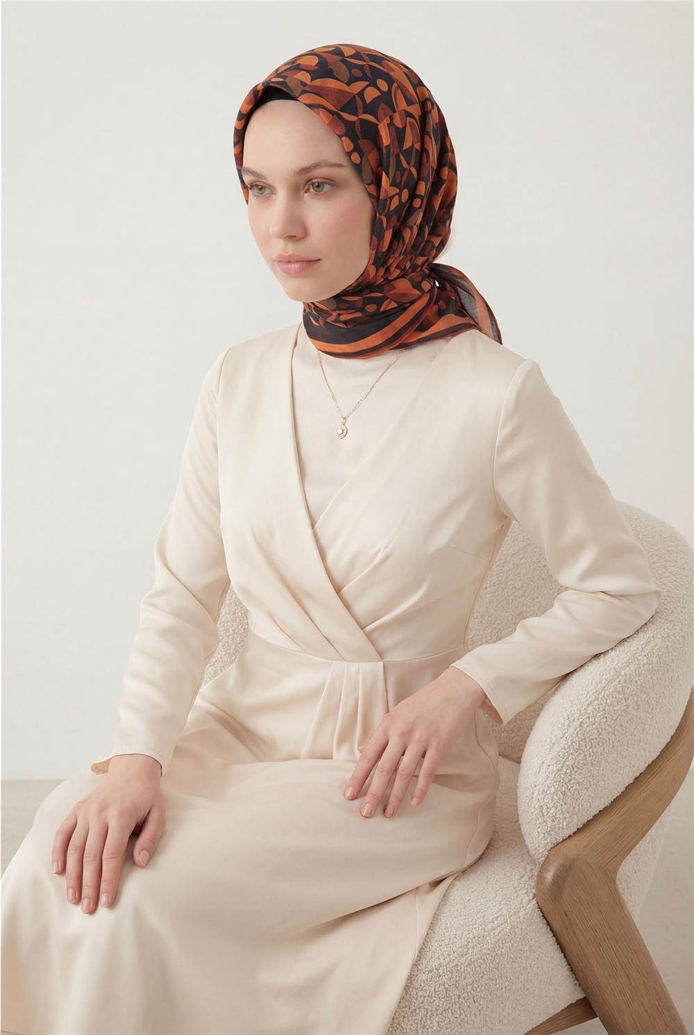 Pamuk Karışımlı Eşarp Turuncu Retro Geometrik Desenli Soft Dokulu Kaymaz 90x90