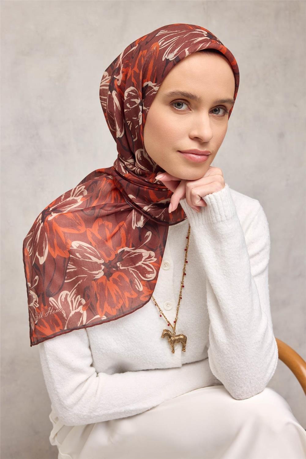 Pamuk Polyester Eşarp Kahverengi-Turuncu Bej Siyah Botanik Desenli Soft Dokulu Tok Duruşlu 90x90