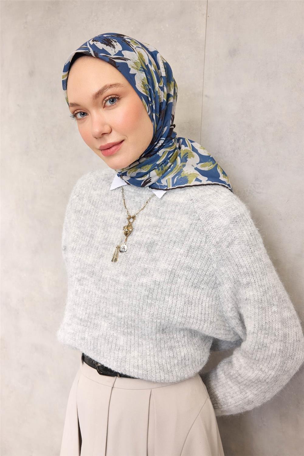 Pamuk Polyester Eşarp Mavi Büyük Papatya Desenli Soft Dokulu Kaymaz 90x90