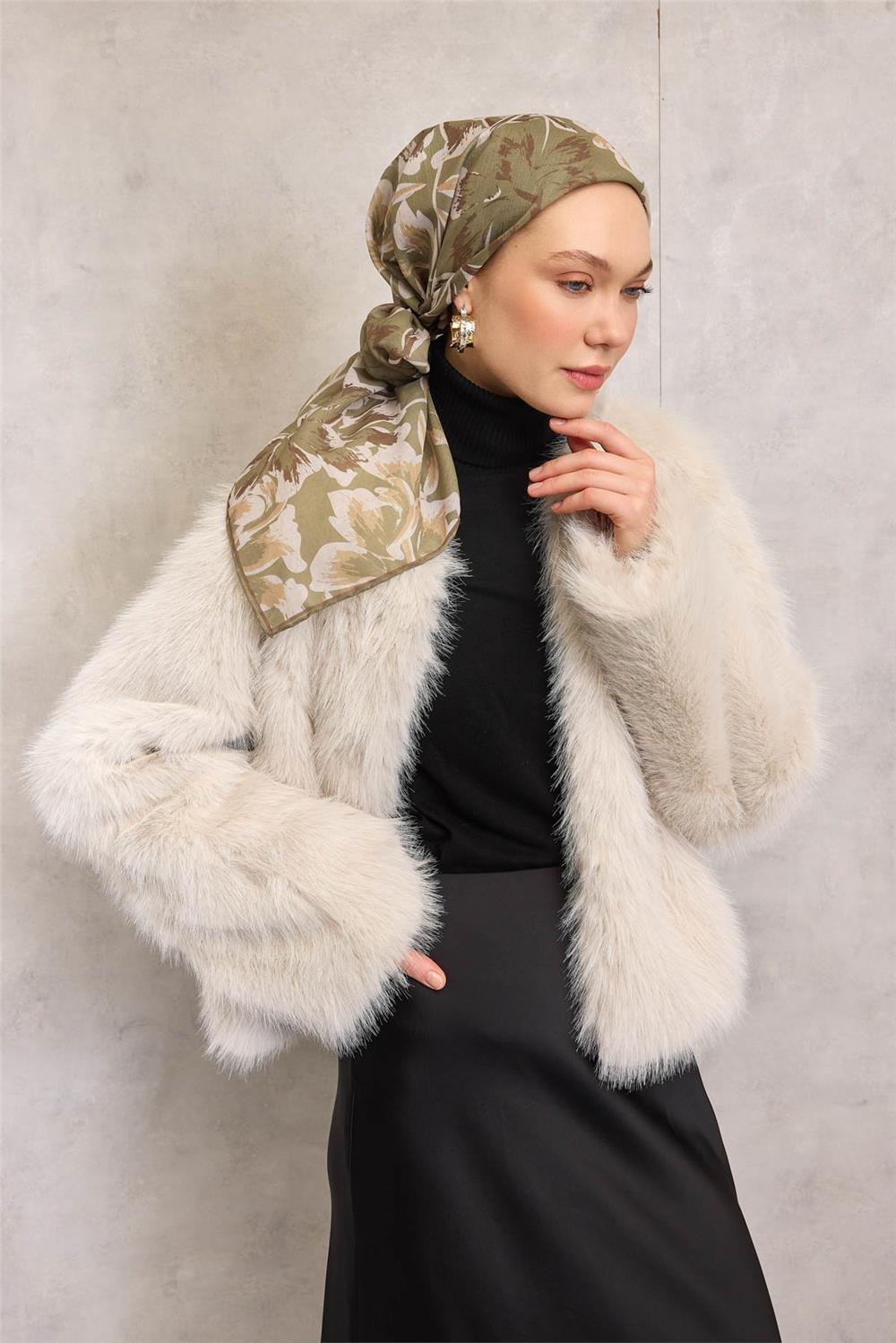 Pamuk Polyester Eşarp Adaçayı Yeşili Büyük Papatya Desenli Soft Dokulu Kaymaz 90x90