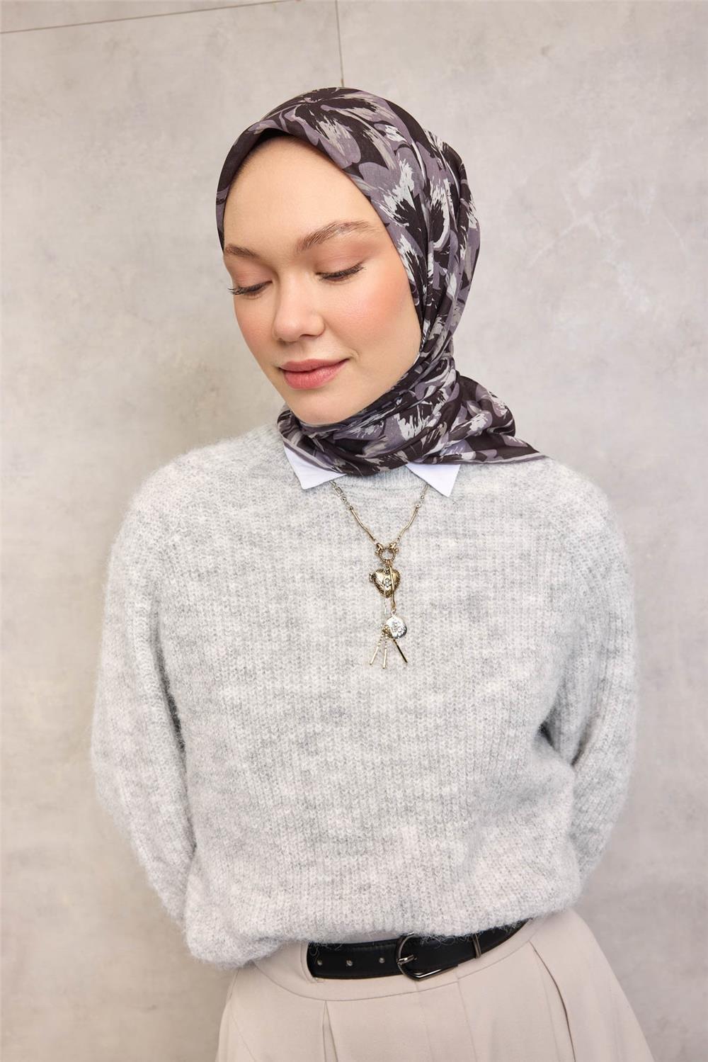 Pamuk Polyester Eşarp Siyah Büyük Papatya Desenli Soft Dokulu Kaymaz 90x90