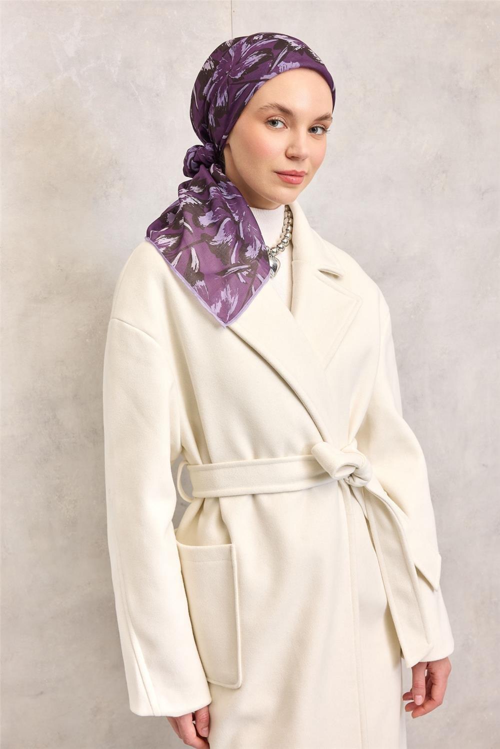 Pamuk Polyester Eşarp Mor Büyük Papatya Desenli Soft Dokulu Kaymaz 90x90