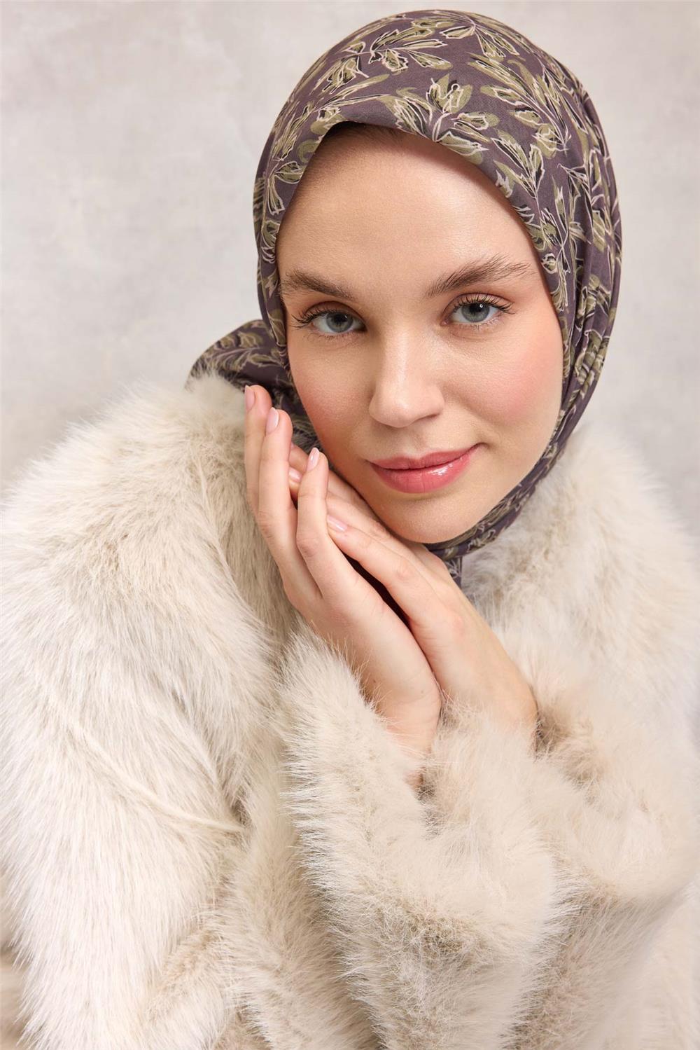 Pamuk Polyester Soft Eşarp Soluk Mor Çiçek Desenli Kaymaz Dokulu 90x90