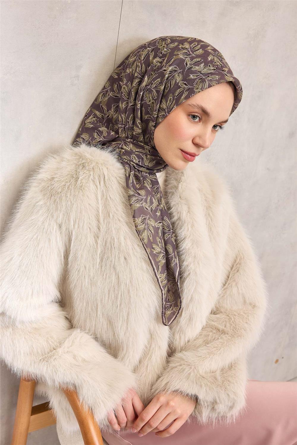 Pamuk Polyester Soft Eşarp Soluk Mor Çiçek Desenli Kaymaz Dokulu 90x90