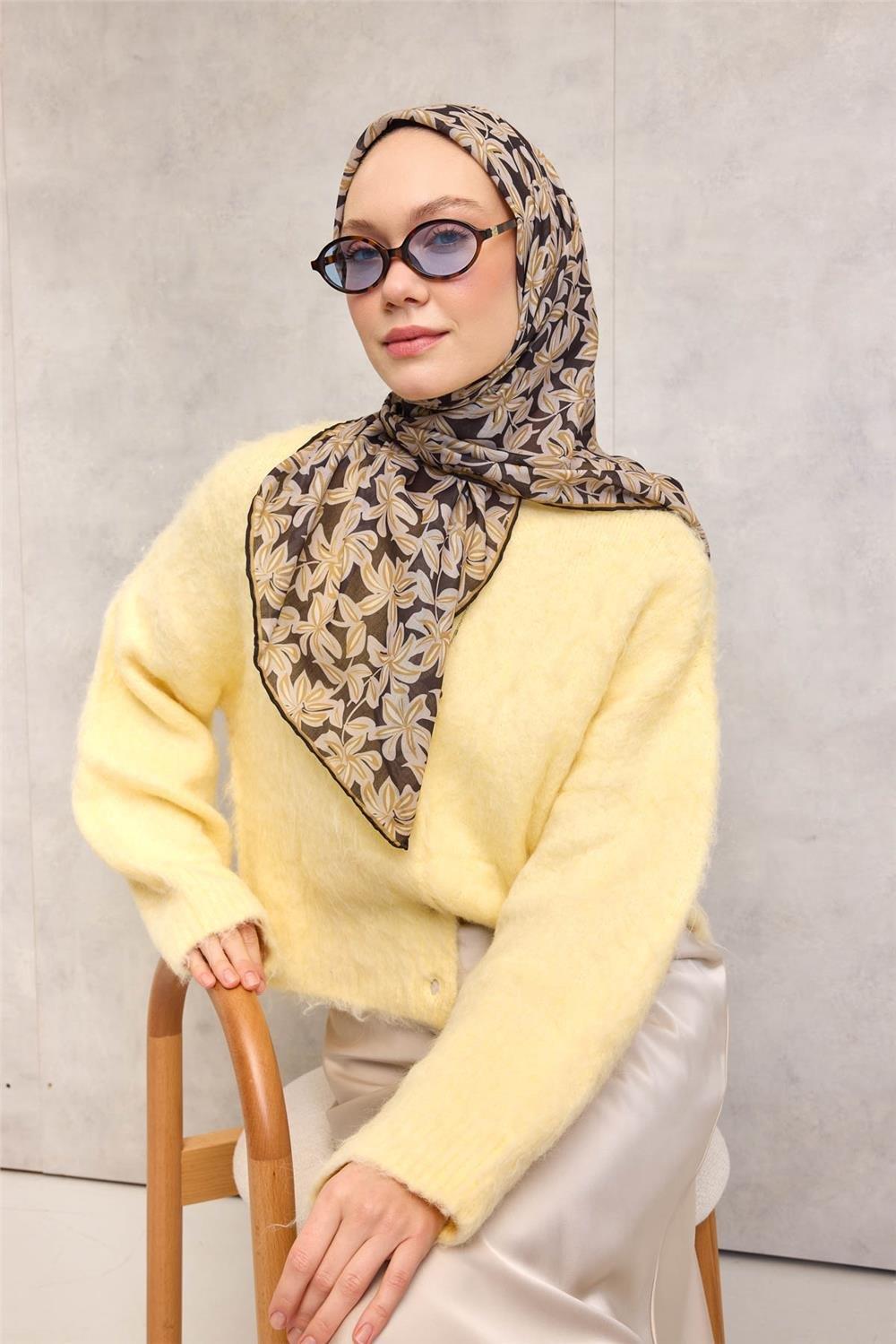 Pamuk Polyester Soft Eşarp Koyu Siyah Flora Desenli Kaymaz Dokulu 90x90