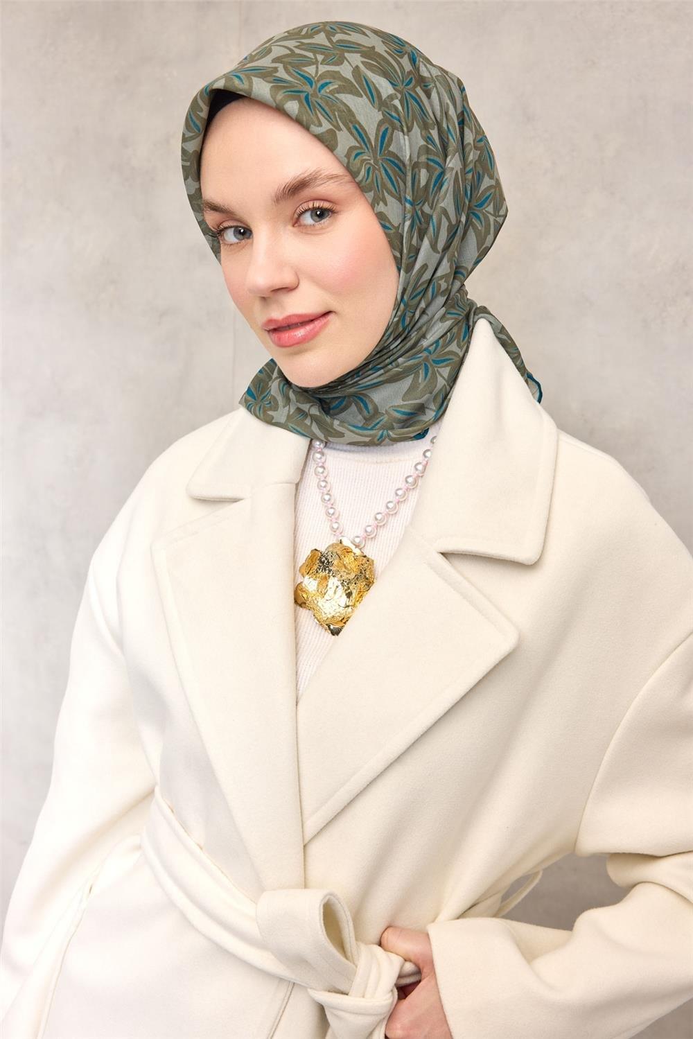 Pamuk Polyester Soft Eşarp Soluk Yeşil Flora Desenli Kaymaz Dokulu 90x90