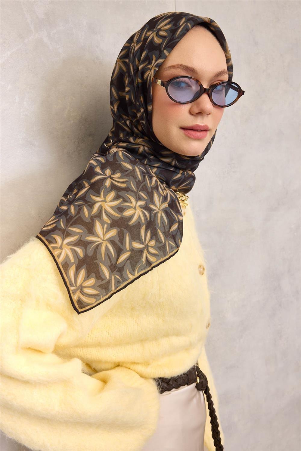 Pamuk Polyester Soft Eşarp Siyah Flora Desenli Kaymaz Dokulu 90x90