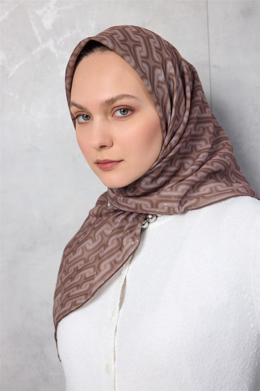 Pamuk Polyester Soft Eşarp Geometrik Desen Sütlü Kahve 90x90