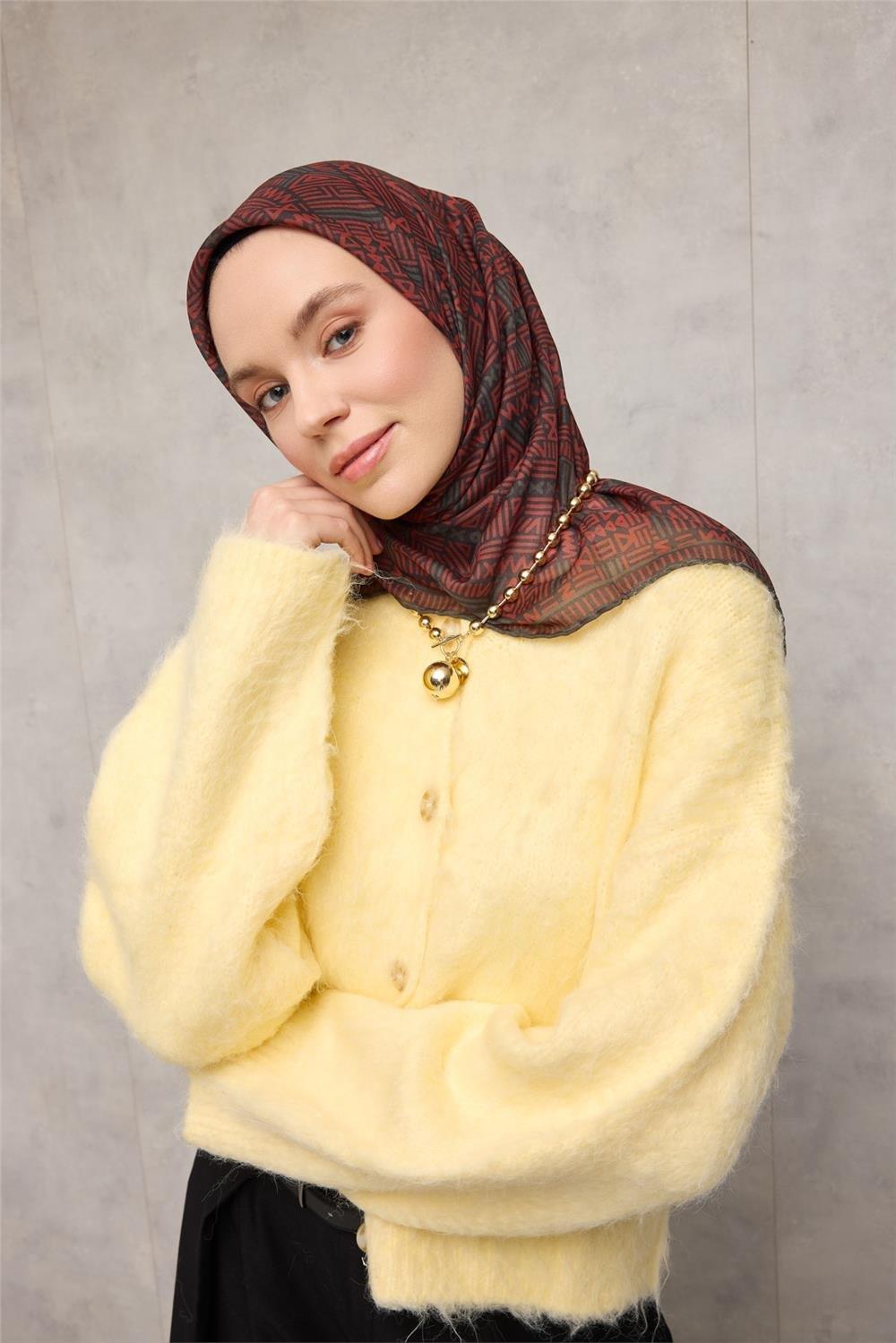 Pamuk Polyester Soft Eşarp Koyu Antrasit Geometrik Desenli Kaymaz Dokulu Tok Duruşlu 90x90