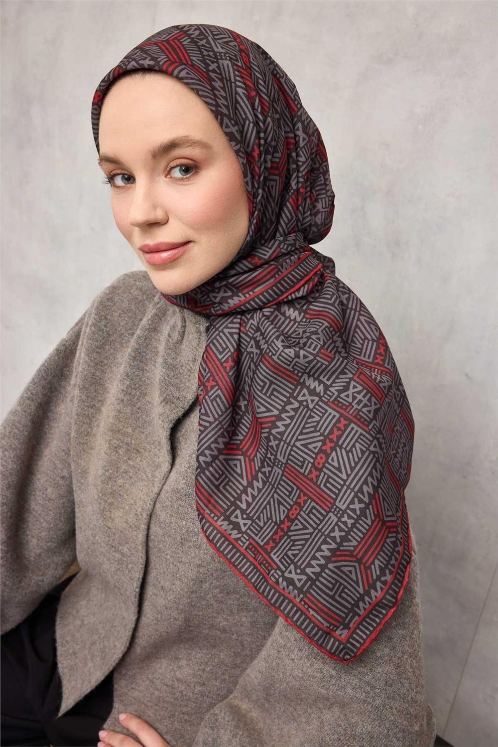 Pamuk Polyester Soft Eşarp Kömür Siyahı Geometrik Desenli Kaymaz Dokulu Tok Duruşlu 90x90