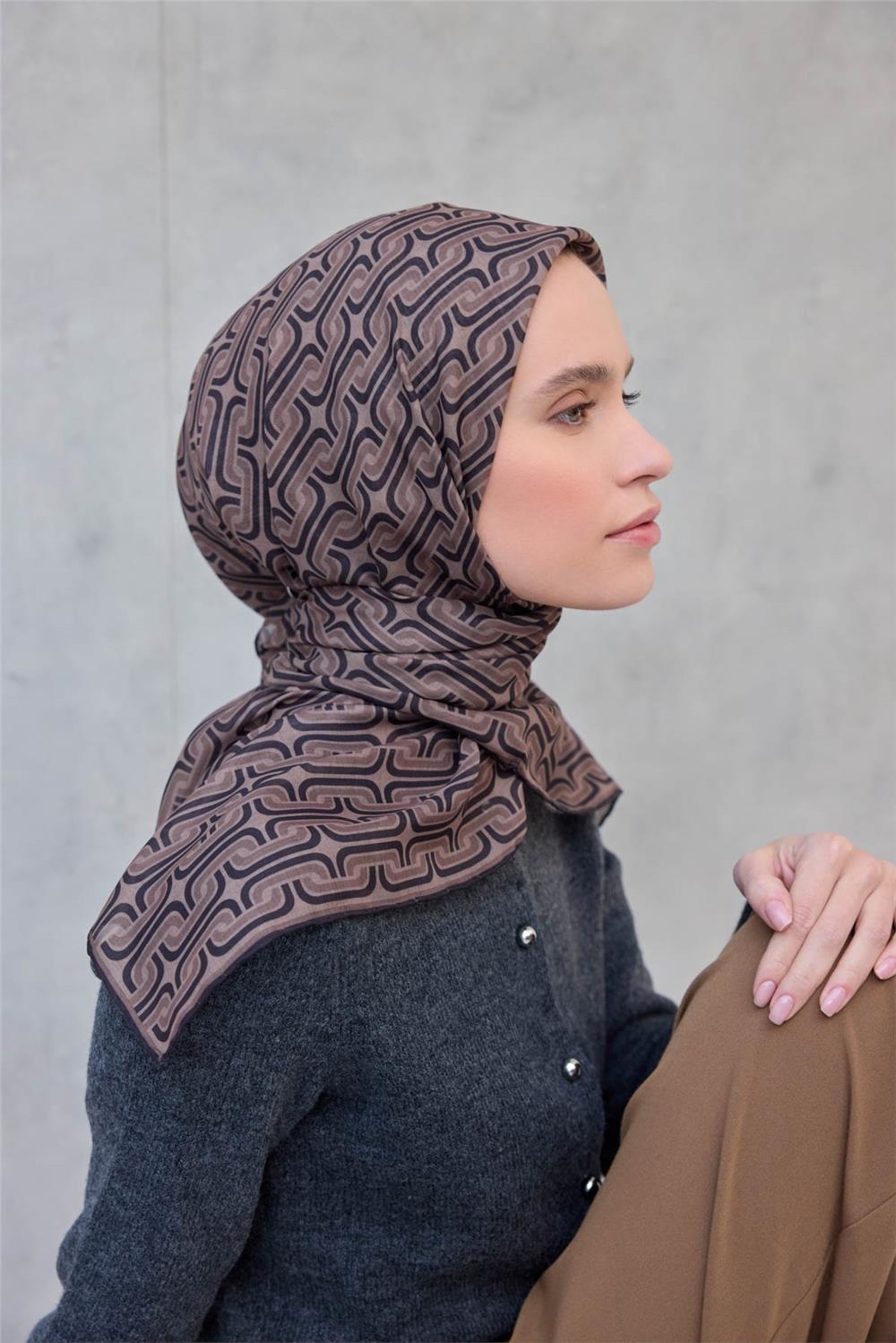 Pamuk Polyester Soft Eşarp Geometrik Desen Latte 90x90