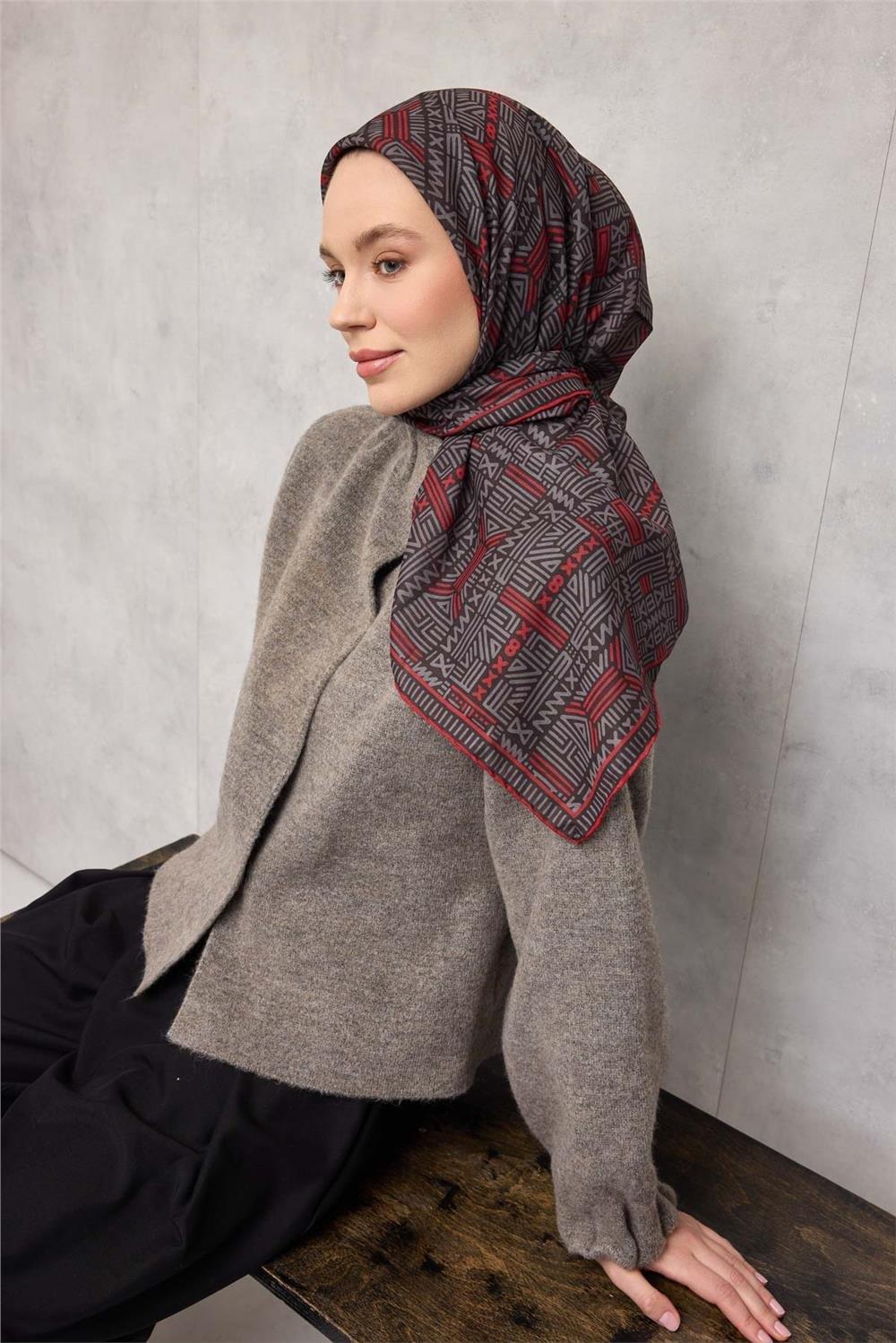 Pamuk Polyester Soft Eşarp Kömür Siyahı Geometrik Desenli Kaymaz Dokulu Tok Duruşlu 90x90