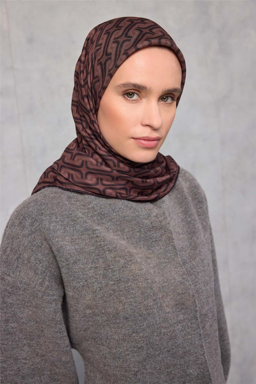 Pamuk Polyester Soft Eşarp Geometrik Desen Tarçın Kahve 90x90