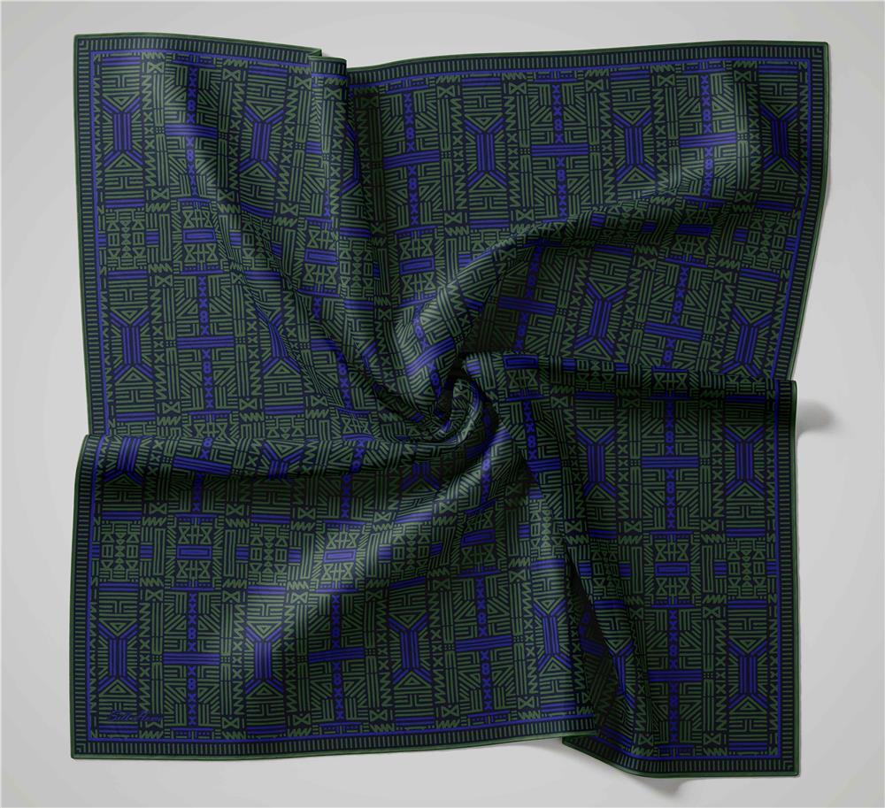 Pamuk Polyester Soft Eşarp Koyu Lacivert Geometrik Desenli Kaymaz Tok Duruşlu 90x90