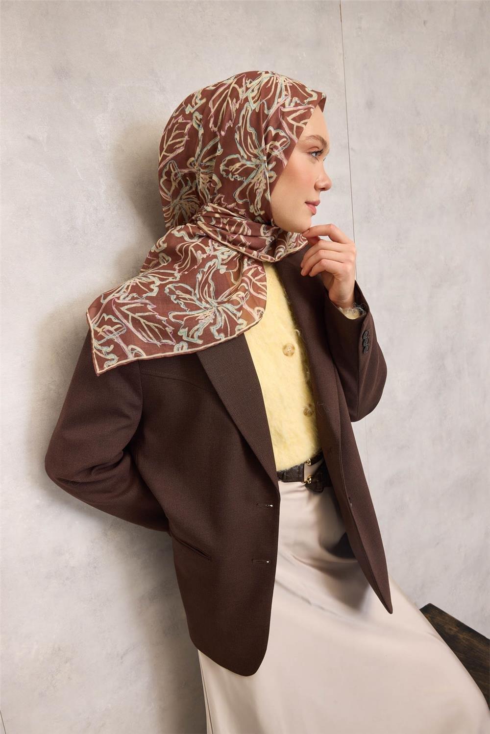 Pamuk Polyester Soft Eşarp Açık Kahverengi Lilium Desenli Kaymaz Dokulu 90x90