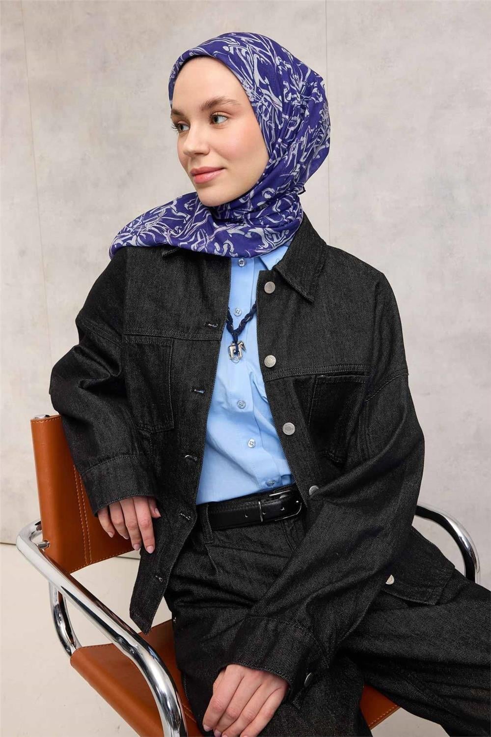 Pamuk Polyester Soft Eşarp Mor Lilium Desenli Kaymaz Dokulu 90x90