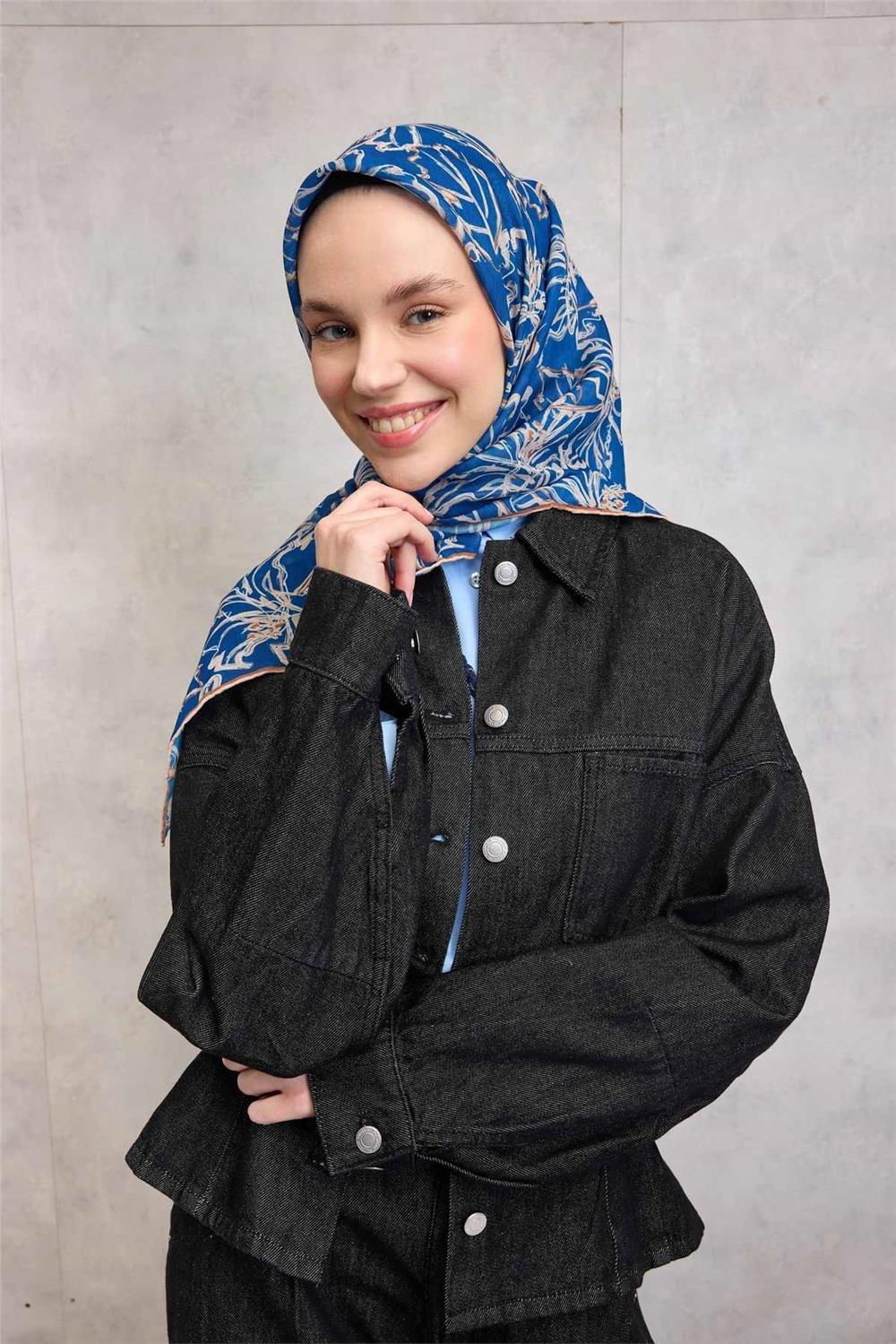 Pamuk Polyester Soft Eşarp Mavi Lilium Desenli Kaymaz Dokulu 90x90