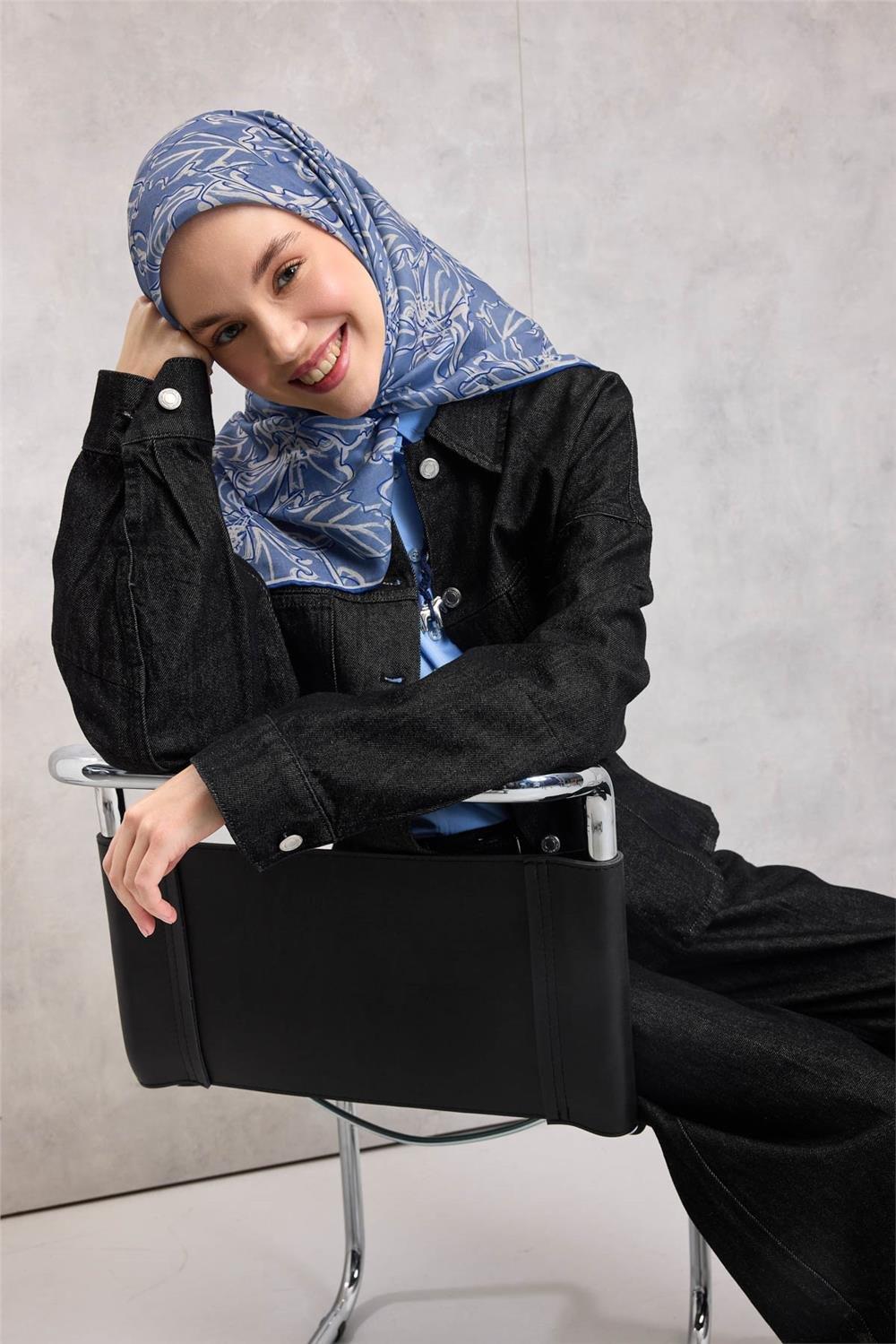 Pamuk Polyester Soft Eşarp Bebe Mavi Lilium Desenli Kaymaz Dokulu 90x90