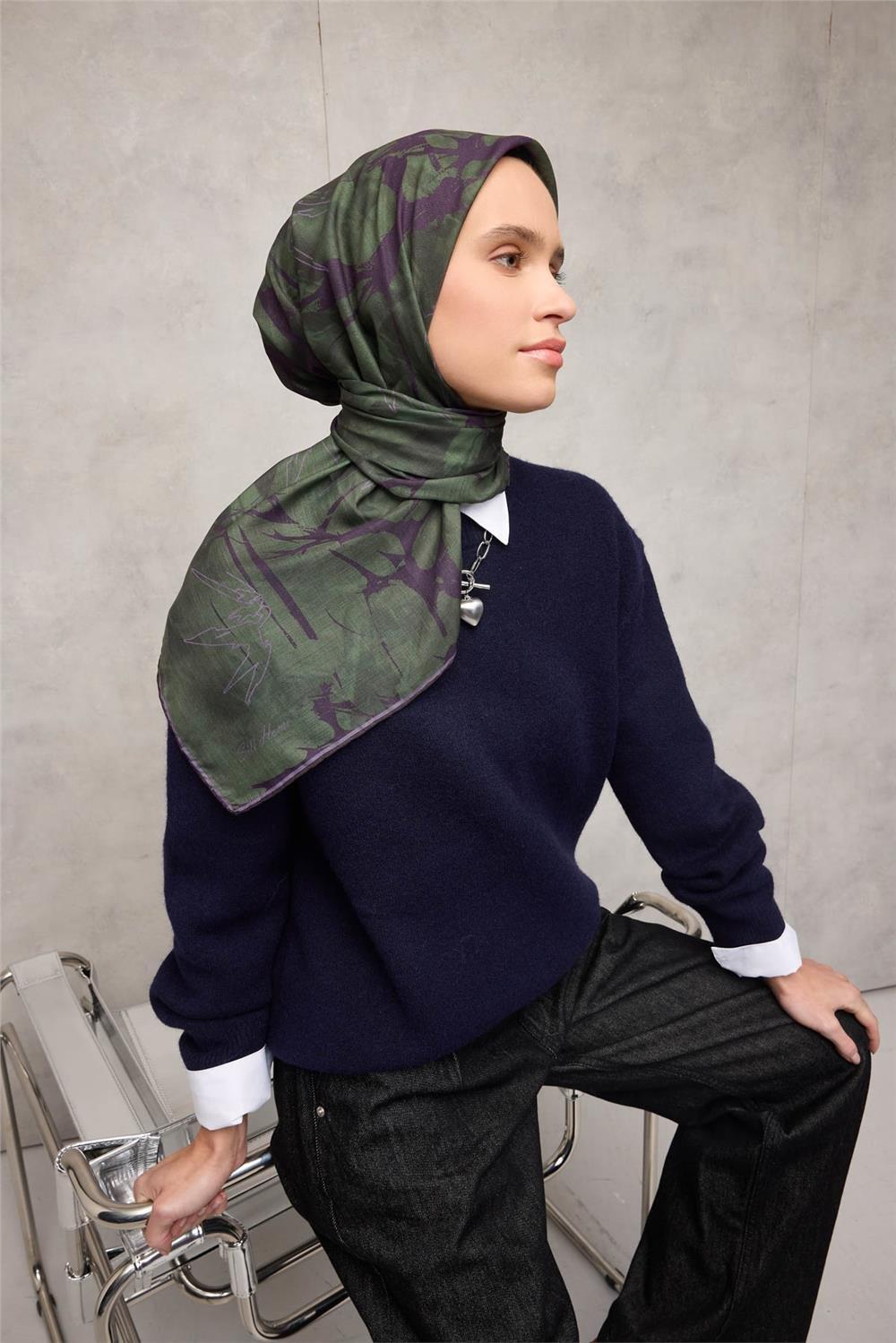 Pamuk Polyester Soft Eşarp Yaprak Desen Koyu Yeşil 90x90