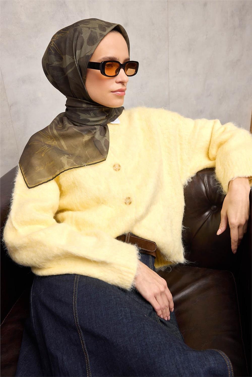 Pamuk Polyester Soft Eşarp Yaprak Desen Asker Yeşili 90x90