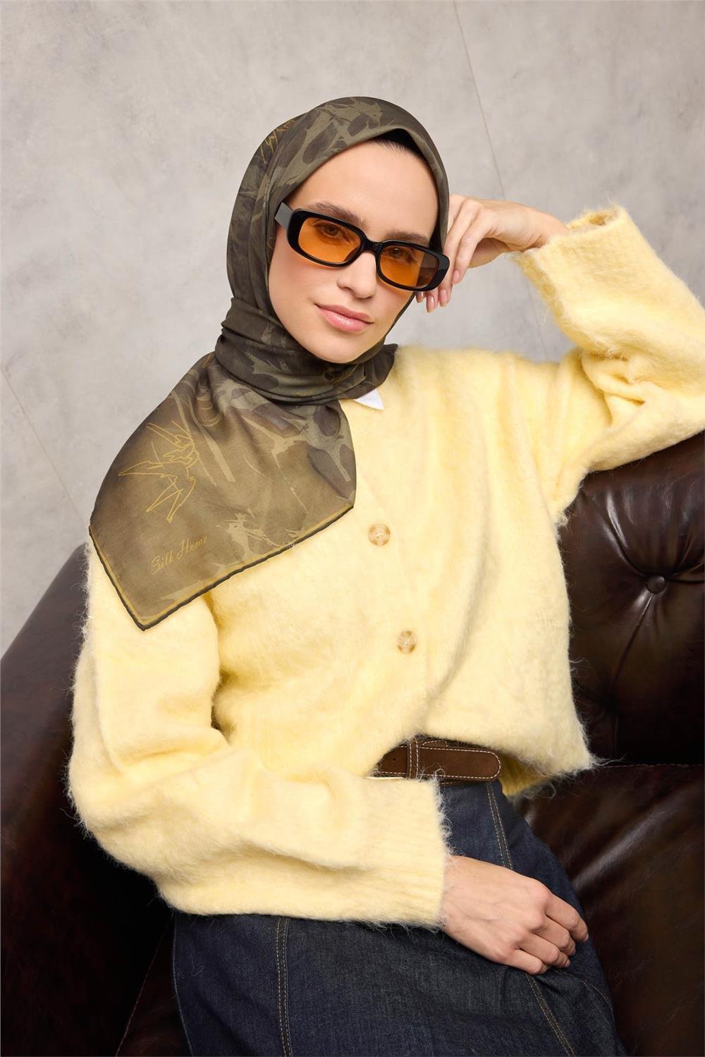 Pamuk Polyester Soft Eşarp Yaprak Desen Asker Yeşili 90x90