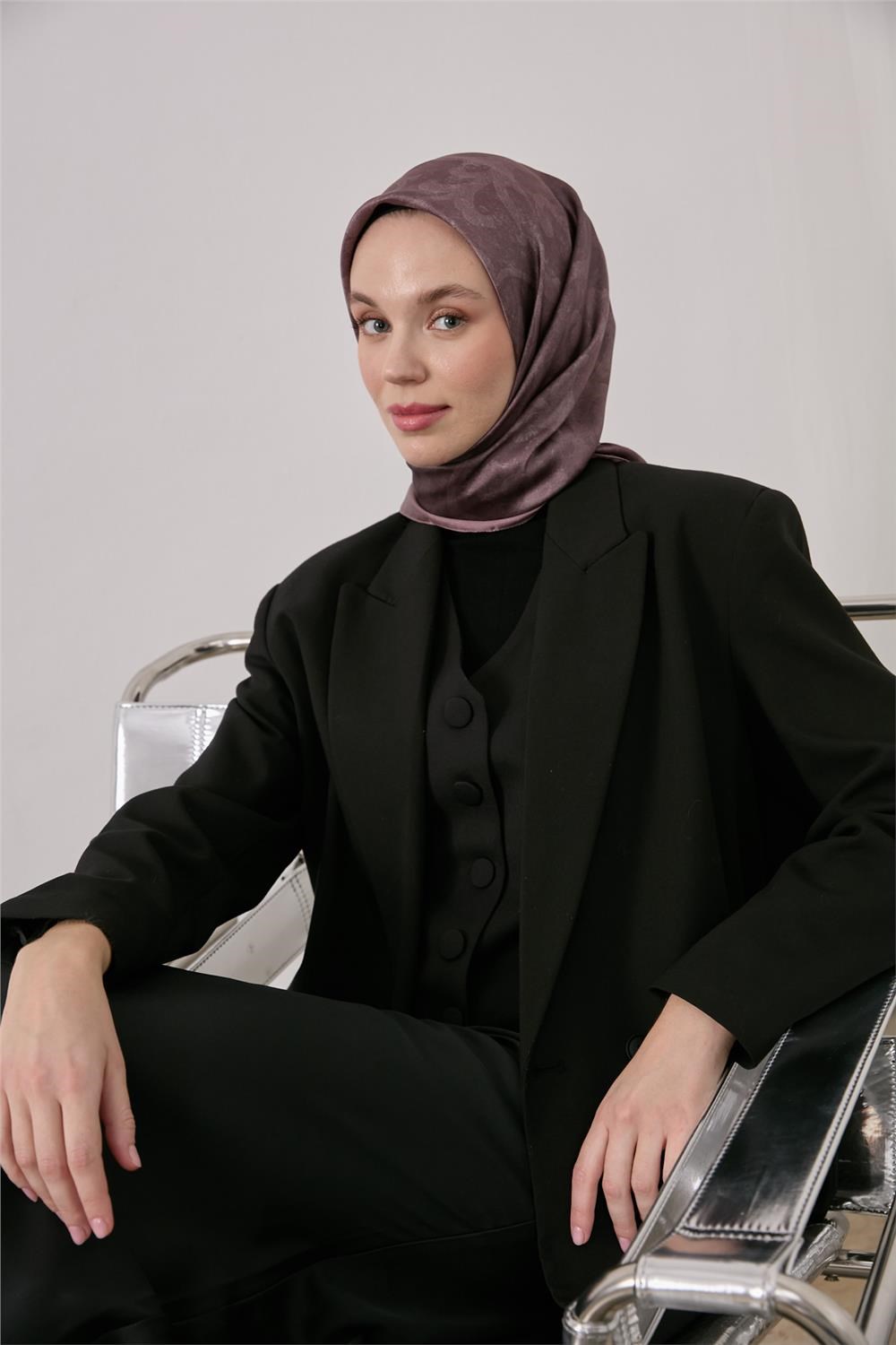 Polyester Karışımlı Shiny Eşarp Gül Kurusu Etnik Desenli Parlak Dokulu 90X90
