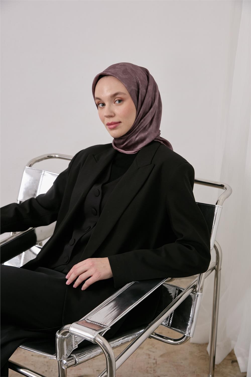 Polyester Karışımlı Shiny Eşarp Gül Kurusu Etnik Desenli Parlak Dokulu 90x90