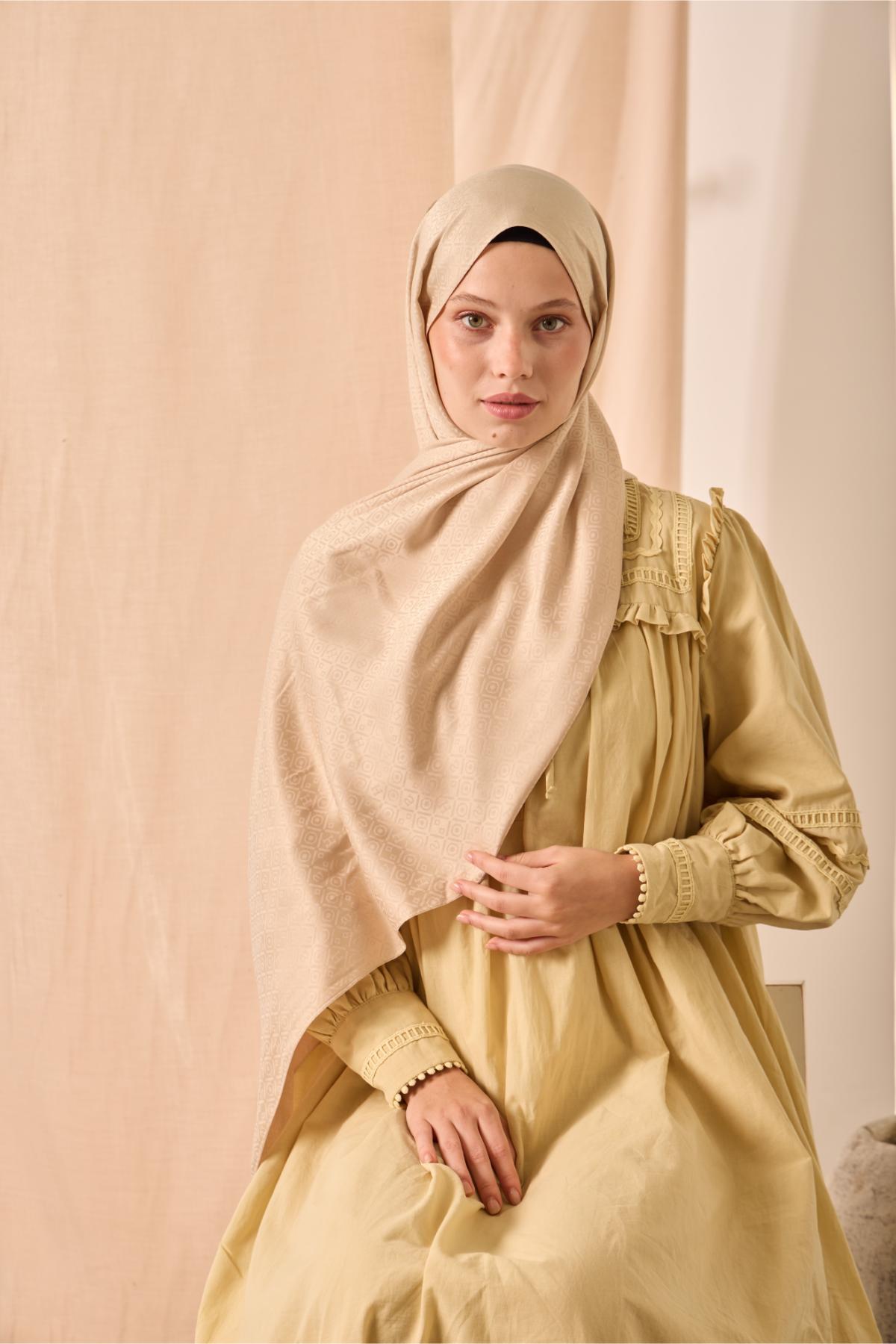 Deluxe Şal Bej Jakarlı Tok Duruşlu Viskon Karışımlı 75x190