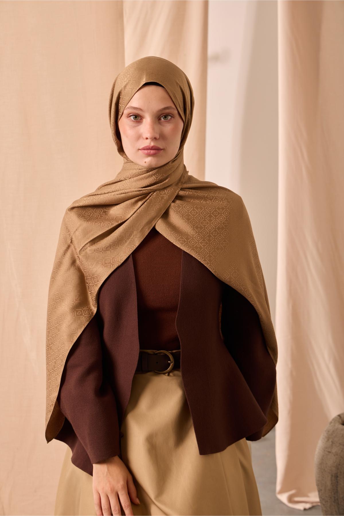 Deluxe Şal Karamel Jakarlı Yüzey Viskon Karışımlı Tok Duruşlu 75x190