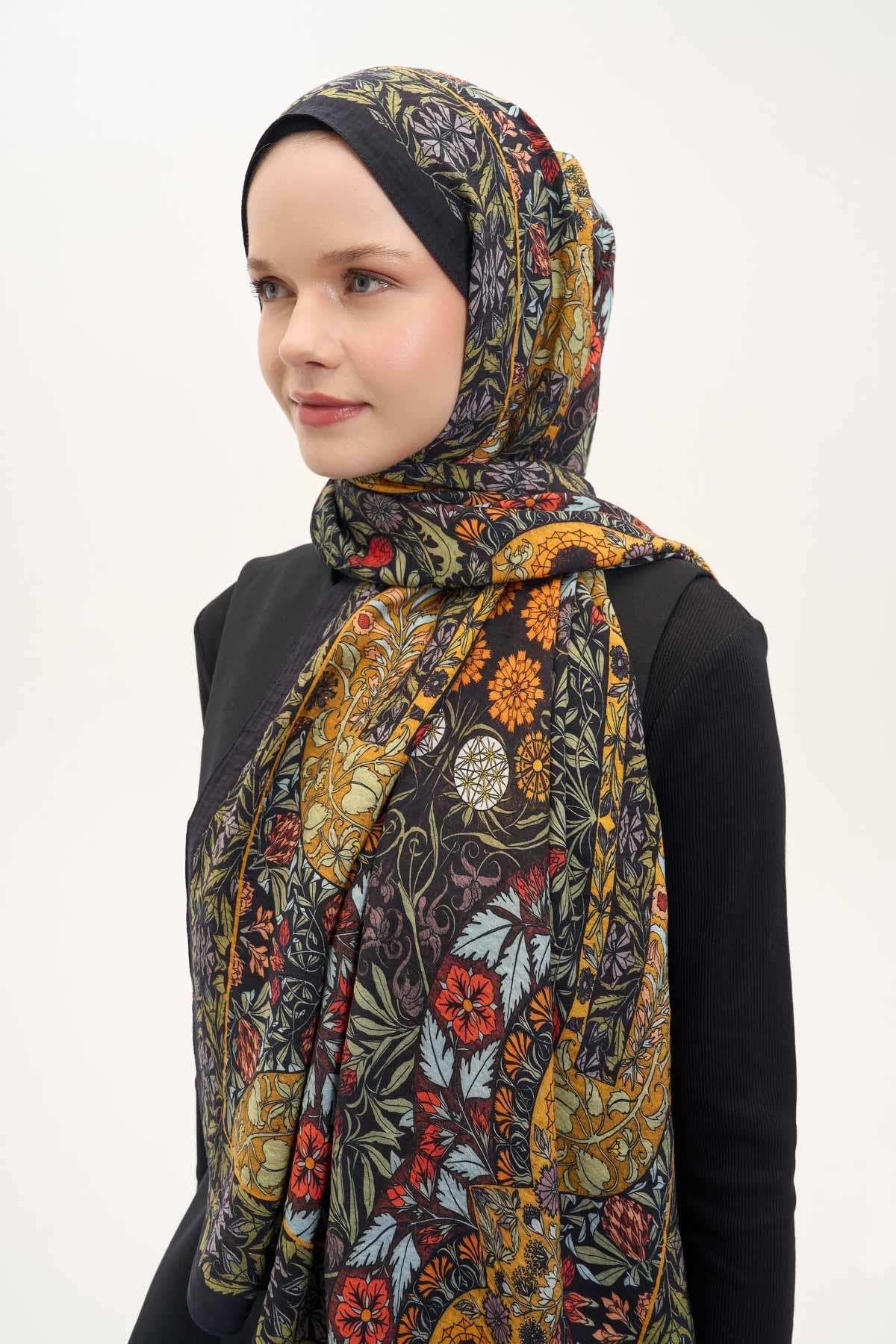 Urban Hours Floral Motif Desen Siyah Mayda Şal 190x70