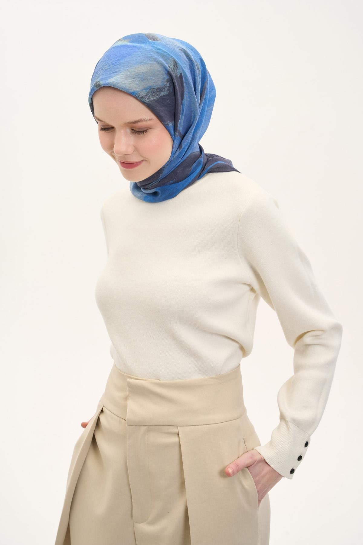 Olinda İpek Karışımlı Eşarp Soyut Desen Mavi 90x90