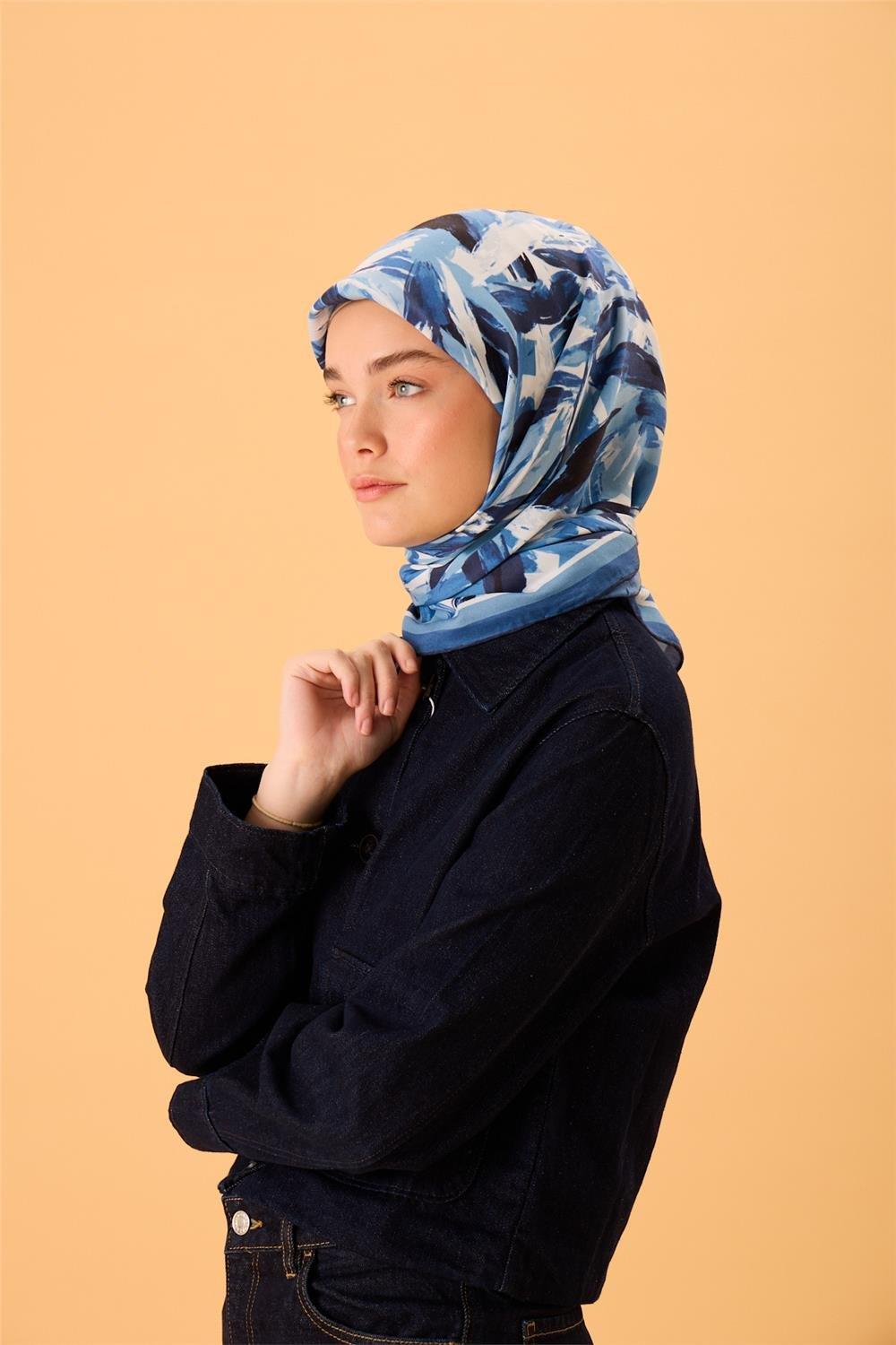 Organik Pamuk İpek Eşarp İndigo-Siyah-Beyaz-Gece Mavisi-Bebe Mavi Desenli Kaymaz Tok Duruşlu 90x90