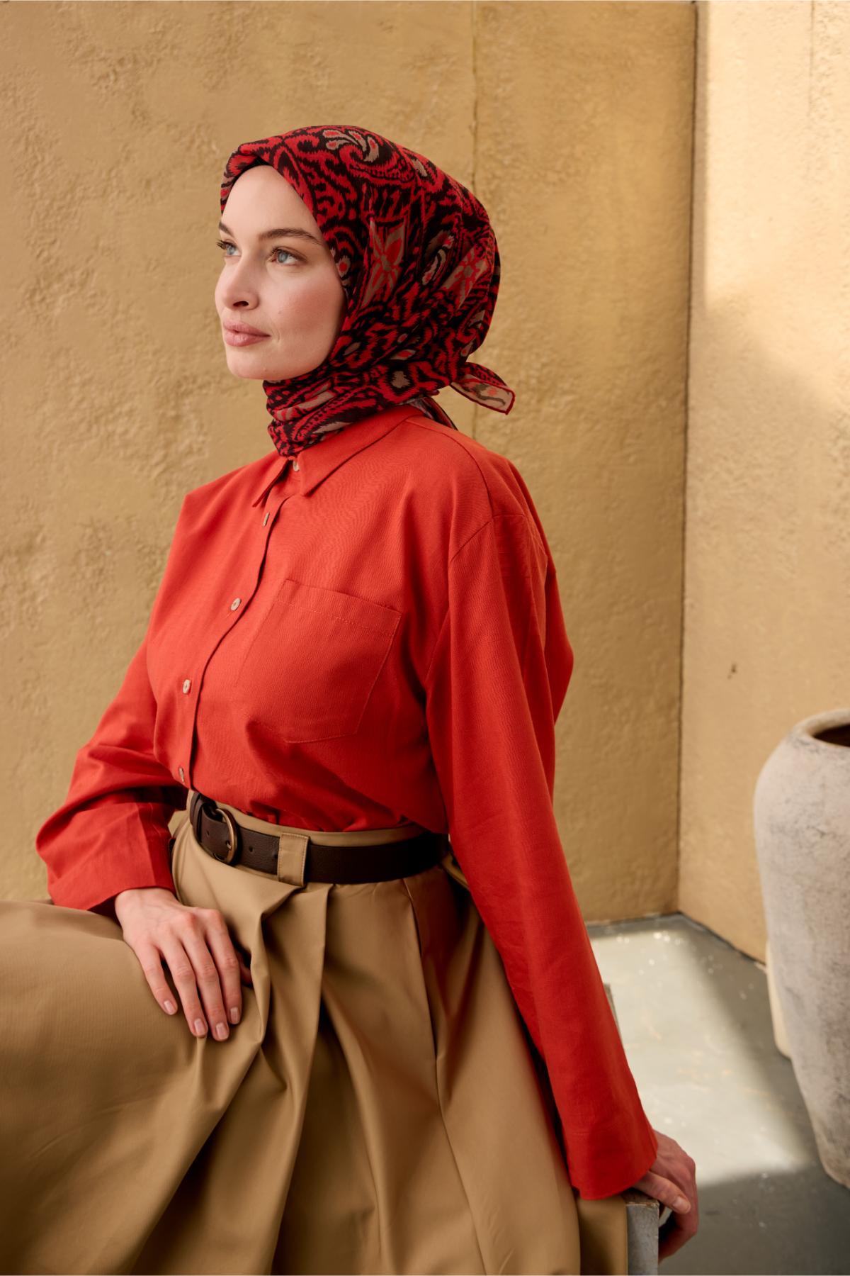 İnce Pamuk Soft Eşarp Açık Kırmızı-Soluk Siyah-Vizon Desenli Nefes Alan Tok Duruşlu 90x90