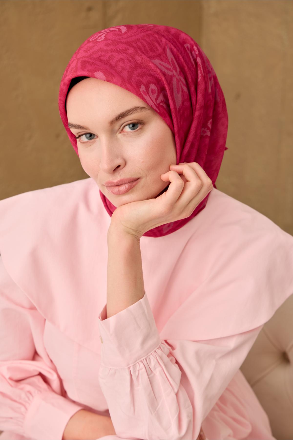 İnce Pamuk Soft Eşarp Fuşya-Pembe-Gül Pembe Desenli Nefes Alan Tok Duruşlu 90x90