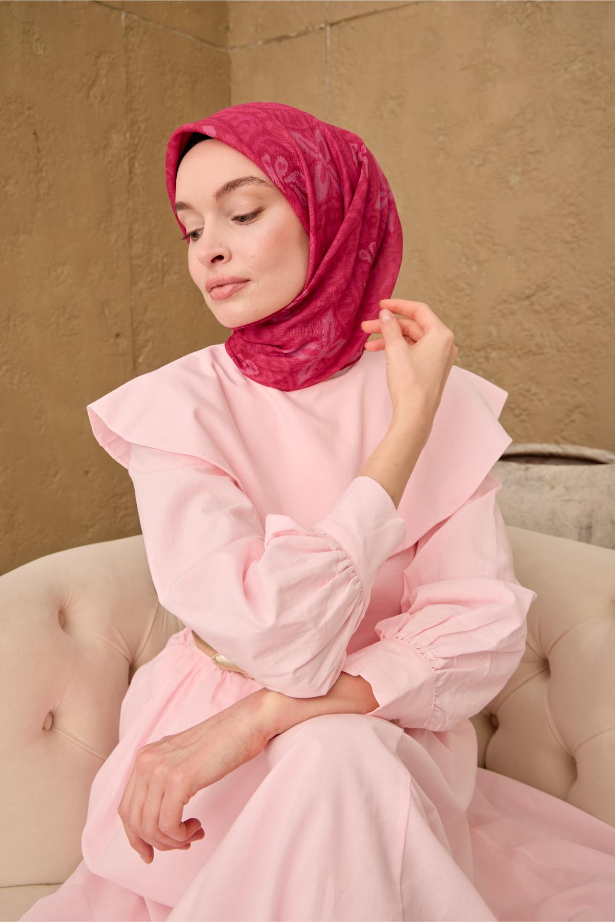 İnce Pamuk Soft Eşarp Fuşya-Pembe-Gül Pembe Desenli Nefes Alan Tok Duruşlu 90x90