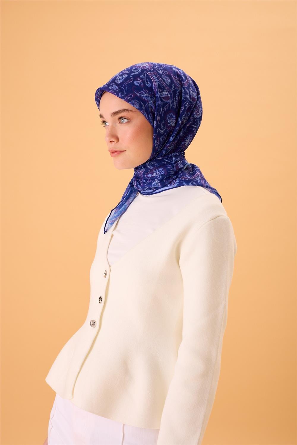 İnce Pamuk Soft Eşarp Morcivert-Lila Desenli Tok Duruşlu 90x90